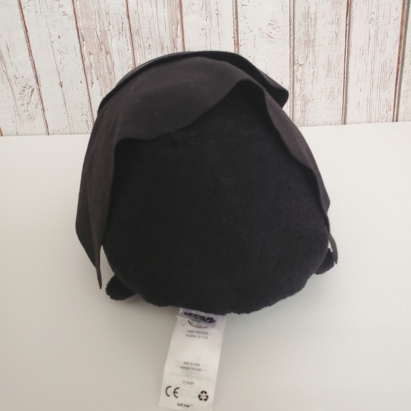 Tsum Tsum Darth Vader and R2D2 - Picture 4 of 13